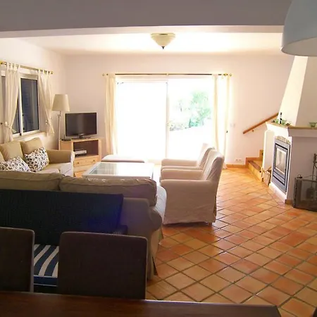 Sleeps 8 Pool Air Con Wifi