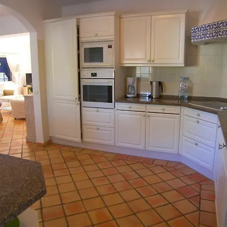 Sleeps 8 Pool Air Con Wifi *